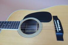 Martin D-35 / Old Style Decal Logo ・Original Grover Peg・Solid Spruce Top・Solid Rosewood Side and Back・Side and Back・One-piece Mahogany Neck・Ebony Fingerboard and Bridge 【With Original Blue Case 】1974年製_12