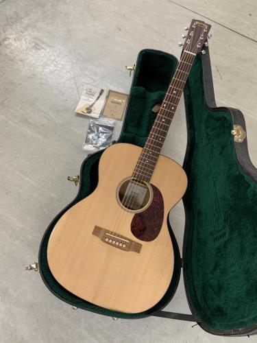 Martin  000M Mahogany Auditorium Made in USA 2005年製
