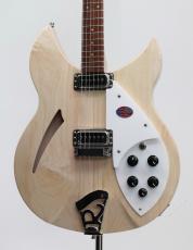 Rickenbacker 330 / Mapleglo / 3.41kg