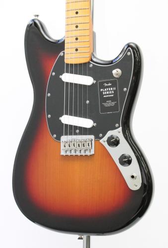 Fender Player II Mustang Maple Fingerboard  (3-Color Sunburst )