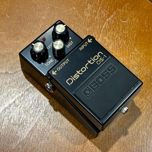 BOSS DS-1-4A　40周年記念限定 ブラック&ゴールド仕様