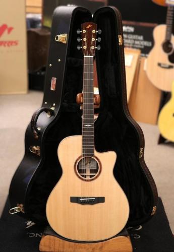 Morris S-103 #2302016 【オール単板ボディ×ベネチアン・カッタウェイ】