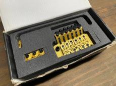 Floyd Rose FRTS3000SR2 Special Series Tremolo System R2 Nut Satin Gold_6