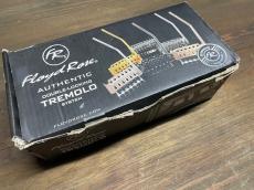 Floyd Rose FRTS3000SR2 Special Series Tremolo System R2 Nut Satin Gold_9