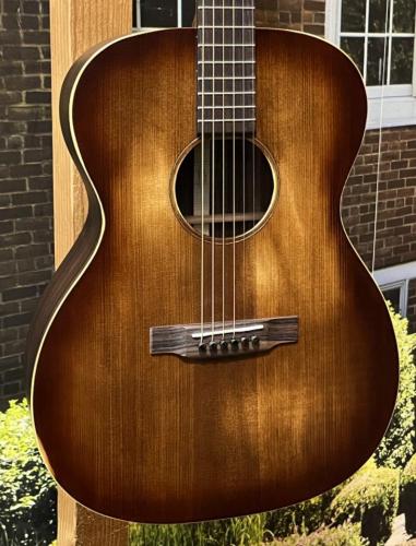 Martin 【日本総本店】【アディロンダックスプルーストップ】000-16 StreetMaster #3001709【48回無金利分割可能】