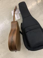 Gibson G-45 ボディサイドにプレイヤーポート付き!_14