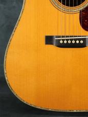 Martin Custom D-45 Swiss Spruce / Madagascar Rosewood_8