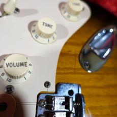 Fender American Vintage 1954 Stratocaster 2Tone-Sunburst_4