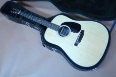 Martin D-21 Special / Limited Production of 300・Solid Spruce Top・Solid Rosewood Side and Back・Old Style Logo・Original Grover peg・Black and White Binding・Rosewood fingerboard and Bridge・Black pick guard【With 