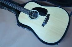 Martin D-21 Special / Limited Production of 300・Solid Spruce Top・Solid Rosewood Side and Back・Old Style Logo・Original Grover peg・Black and White Binding・Rosewood fingerboard and Bridge・Black pick guard【With _2