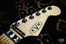 EVH Striped Series Red with Black Stripes_4