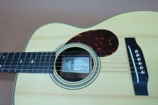 ASTURIAS OM Custom Jacaranda 50th Anniversary / Solid German Spruce Top・Solid Brazilian Rosewood Side and  Back・Prewar OM-28 Style・Herringb and Maple Binding・Ebony Fingerboard and Bridge・Long Saddle ・TOR-TIS U_12