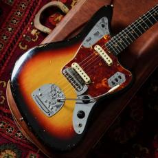 Fender 1962 Jaguar 3-Color Sunburst w/Brown Sunglasses Case_2