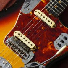 Fender 1962 Jaguar 3-Color Sunburst w/Brown Sunglasses Case_3