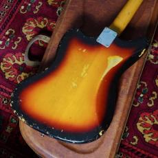 Fender 1962 Jaguar 3-Color Sunburst w/Brown Sunglasses Case_12