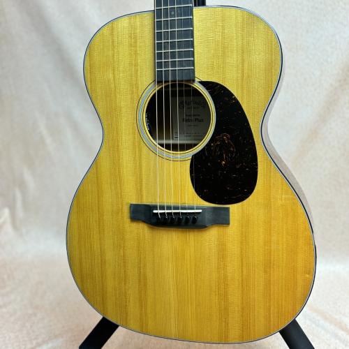 Martin 【2025NAMMモデル初入荷!】000E Retro Plus Mahogany #2998551【送料当社負担・分割無金利】