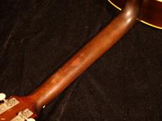 Gibson LG-1【1951年製 満74歳の貫禄のヴィンテージ 当店フルメンテナンス済 乾いた枯れた音色をご堪能下さい! 狙い目のヴィンテージギブソンです! 】解説試奏動画ご覧下さい。_11