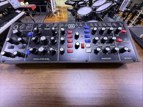 BEHRINGER MODEL D【人気商品】