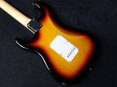 Fender Made in Japan Traditional 60s Stratocaster 3-Color Sunburst_7