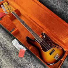 Fender American Vintage II 1966 Jazz Bass 3-Color Sunburst_4