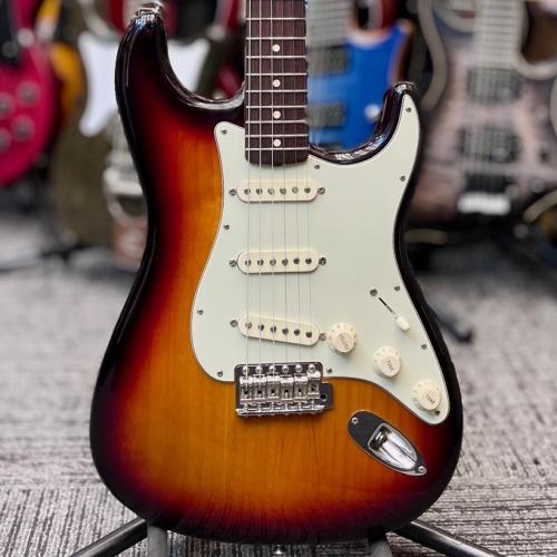 Fender American Vintage '62 Stratocaster 'Thin Lacquer' -3-Color Sunburst- 2012年製【Refrets】