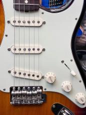 Fender American Vintage '62 Stratocaster 'Thin Lacquer' -3-Color Sunburst- 2012年製【Refrets】_7