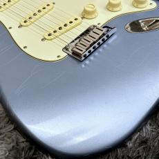Fender American Ultra Luxe Vintage '60s Stratocaster Ice Blue Metallic / Rosewood【WINTER SELECTION特価】_3