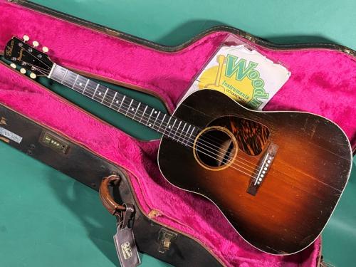 Gibson J-45 BANNER MAPLE