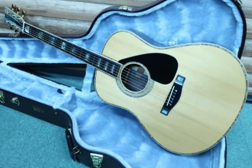 YAMAHA LL-53D.R Custom /  Head Inlay・Abalone Trim and  Rosette・Maple Binding・Ebony Fingerboard and Bridge・Premium Grade Ezo Spruce Top・Premium Grade Indian Rosewood Side and Back 【With Original Hard Case】 19