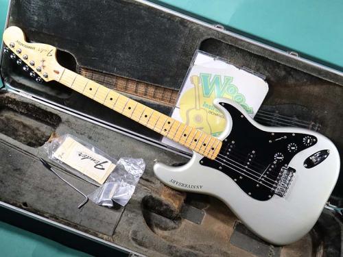Fender 25TH ANNIVERSARY STRATOCASTER 