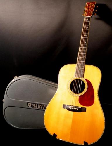Martin D-45 CUSTOM【1981年製 戦前スタイル 旧代理店”東海楽器”オーダーモデル】先ずは解説試奏動画ご覧下さい。