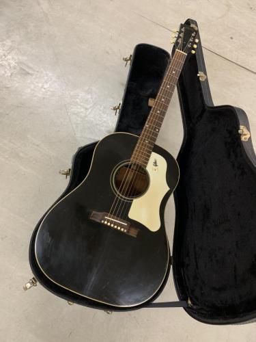 Gibson Customshop J-45 Ebony Black L.R Baggs Element VTC ピックアップ付き!