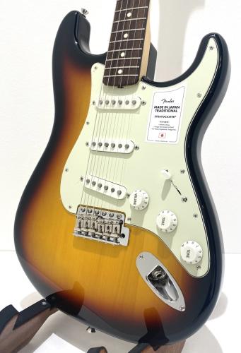 Fender Made in Japan Traditional 60s Stratocaster, Rosewood Fingerboard /  3-Color Sunburst