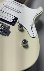 YAMAHA PACIFICA112V VINTAGE WHITE _3