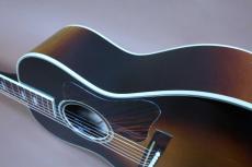 Gibson Custom Shop Nick Lucas RE-ISSUE / Script Logo・Original peg・Solid Spruce Top・Solid Figured Maple Side and Back・Rectangular Bridge and Long Saddle・Fire stripe Pick-guard【With Original Hard Case】1998年製_5