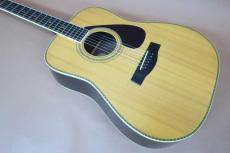 YAMAHA L-10 / Original Gold TM-50G・Solid Ezo Spruce Top・Solid Jacaranda Side and Back・Mahogany Neck・Ebony Fingerboard & Bridge・Original Tortoises Color Pick guard【With Yamaha Hard Case】1977年製_3