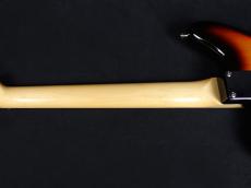 Fender Made in Japan Traditional 60s Jaguar 3-Color Sunburst_8