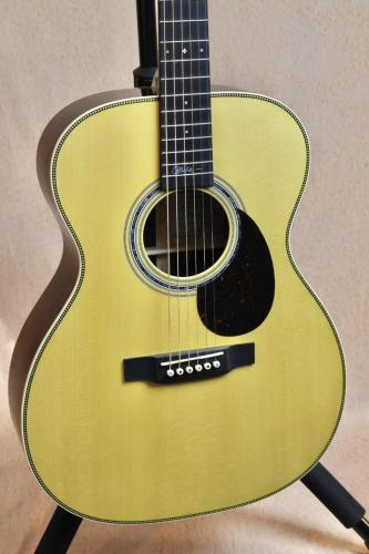 Martin 【2025年製個体】OMJM  #2955639【無金利キャンペーン・送料当社負担】
