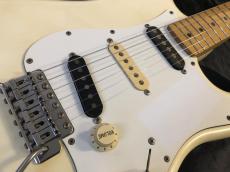 Fender Japan ST72R-55M_3