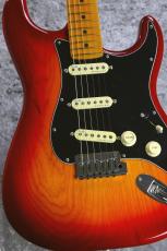 Fender American Ultra Luxe Stratocaster MN / Plasma Red Burst  [アウトレット特価] [即納可能]