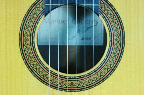 Manuel Caceres [マヌエル・カセレス] 松/ハカランダ