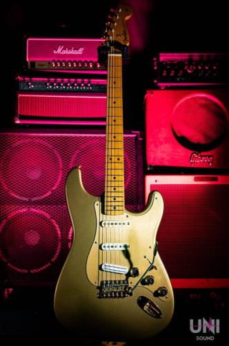 Fender Custom Shop Limited Edition H.L.E. Gold Stratocaster 099 of 500 / 1989