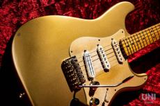 Fender Custom Shop Limited Edition H.L.E. Gold Stratocaster 099 of 500 / 1989_8