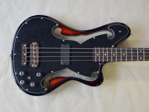 Combat Scroll Bass モデル