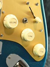 Fender FSR American Ultra II Stratocaster HSS -Aurora Metallic Flop-【US25026240】【3.73kg】_9