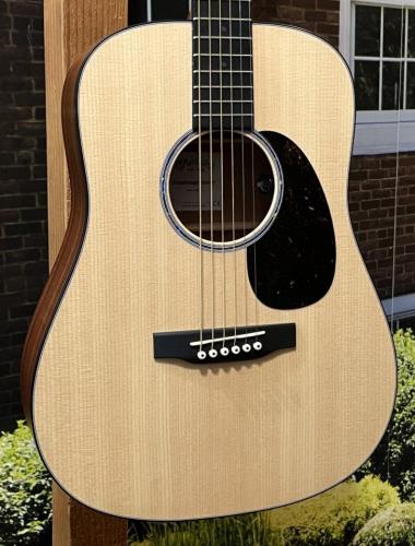 Martin 【日本総本店】【とても綺麗な杢目のトップ材】DJRE #3036590【ショッピングクレジット無金利&超低金利】