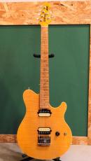 MUSIC MAN 1998 Axis Hardtail Trans Gold_13