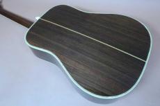 Martin D-45 / Vertical Logo・Solid Spruce Top・Solid Rosewood Side and Back・Solid Abalone Trim & Rosette・Hexagon Inlay・Solid Mahogany Neck and Square Rod・Ebony Fingerboard and Bridge・ Width at Nut 42.9mm 【With_7