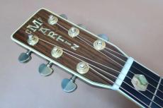 Martin D-45 / Vertical Logo・Solid Spruce Top・Solid Rosewood Side and Back・Solid Abalone Trim & Rosette・Hexagon Inlay・Solid Mahogany Neck and Square Rod・Ebony Fingerboard and Bridge・ Width at Nut 42.9mm 【With_8