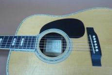 Martin D-45 JP CTM / Japan Custom・Engelmann Spruce Top・Rosewood Side and Back・Vertical Logo・D-45 Style Abalone Trim and Hexagons Inlay・・Mahogany 1P-Neck・Ebony Fingerboard and Bridge・Black Pick guard【With Ori_12